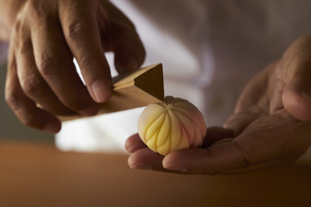 四季を愛でる 　～ 和菓子のお教室 ～